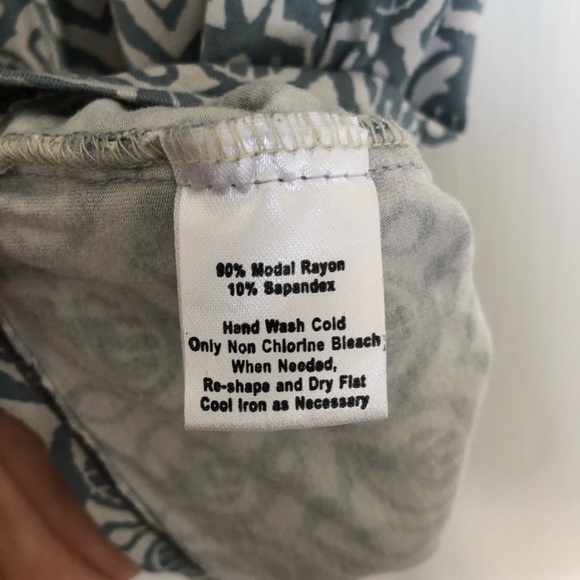 Soft cropped tank top - Picture 3 of 3